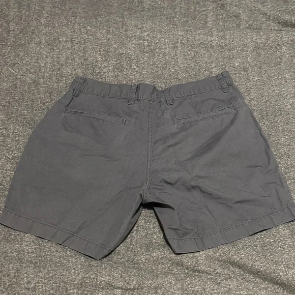 Patagonia Women’s Charcoal Flat Front Shorts - Picture 2 of 7